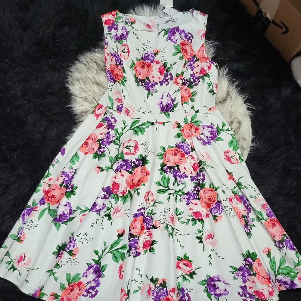 NWT BEAUTIFUL FLORAL SLEEVELESS WOMENS DRESS BY GRACE KAREN SIZE XXL